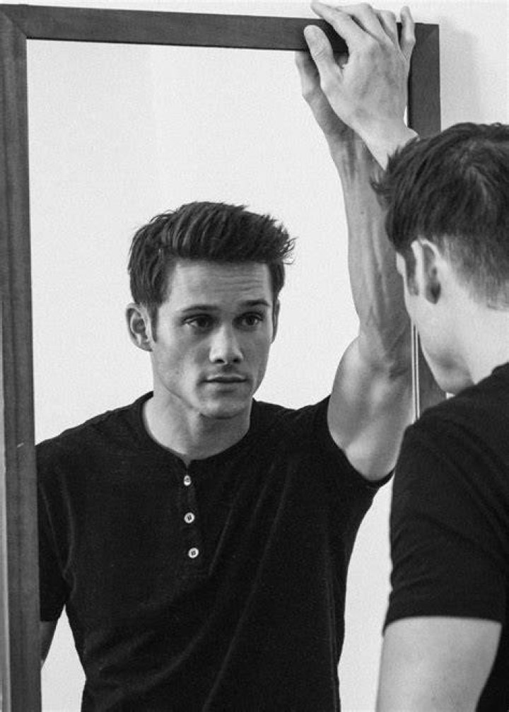 ’13 Reasons Why’s Timothy Granaderos Talks Monty’s Death & More – Hollywood Life