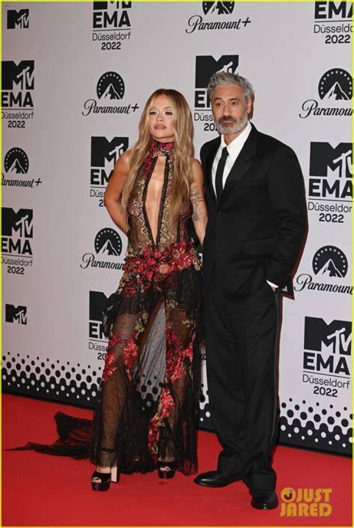 2018 Europe Music Awards Red Carpet Photos — See The EMA Pictures