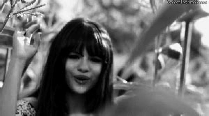275950NiallSelena01