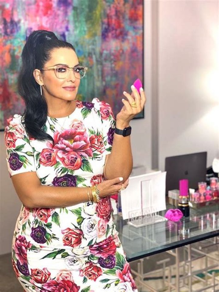 5 Latinx Hair & Beauty Brands You’ll Fall In Love With – Beautyblender, Rizos Curls & More