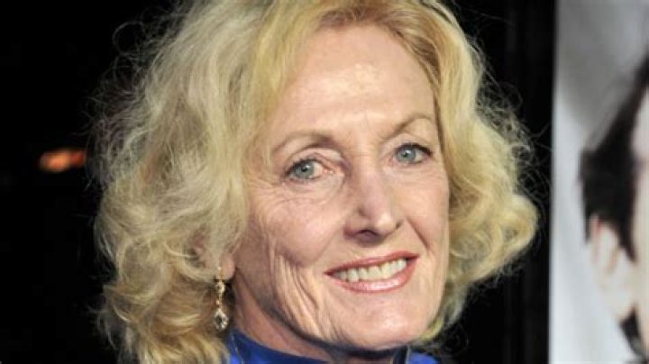 5 Things To Know About The Late Actress – Hollywood Life