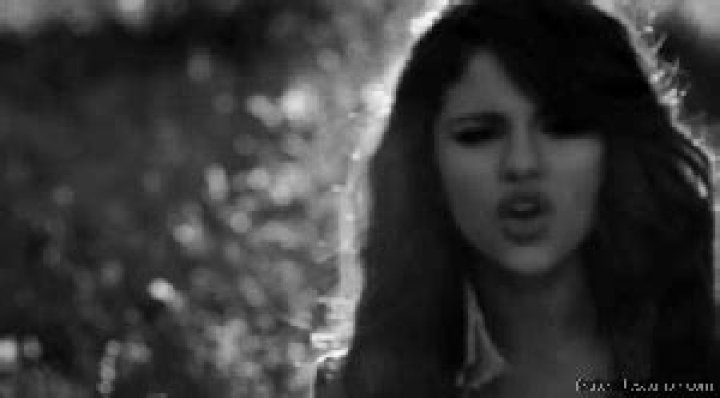 944944NiallSelena02