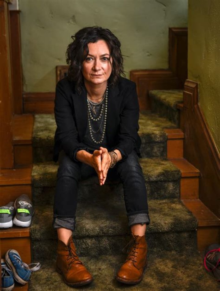 A Young Sara Gilbert on &lsquo;Roseanne&rsquo;