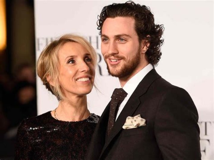 Aaron Taylor-Johnson & wife Sam hit the Malibu beach