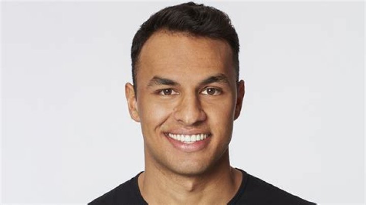 aaron the bachelorette