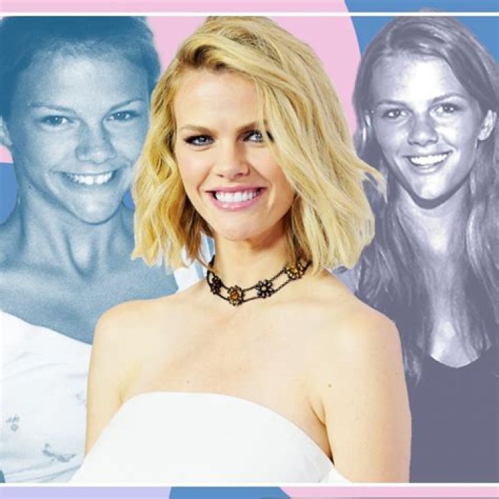 Actress Brooklyn Decker holds her pregnant belly 12th Annual Andy Roddick Foundation Gala, Austin, USA - 30 Oct 2017