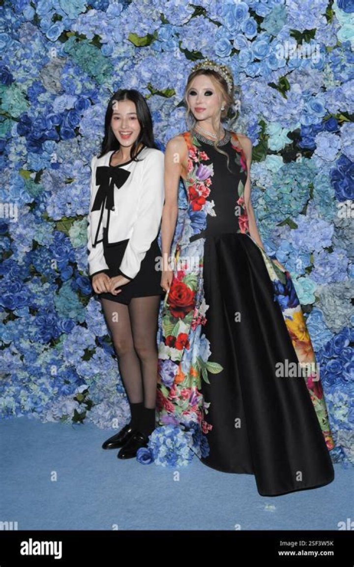 alice + olivia by Stacey Bendet Fall 2015 Collection Presentation &ndash; Arrivals And Backstage