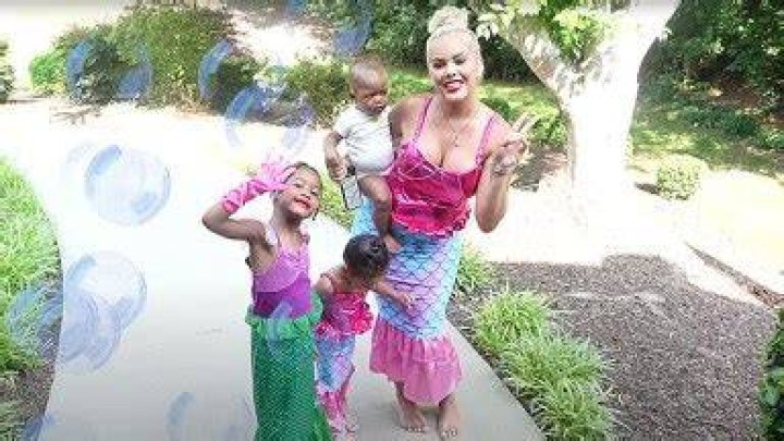 All About the Late Mother’s 3 Children – Hollywood Life