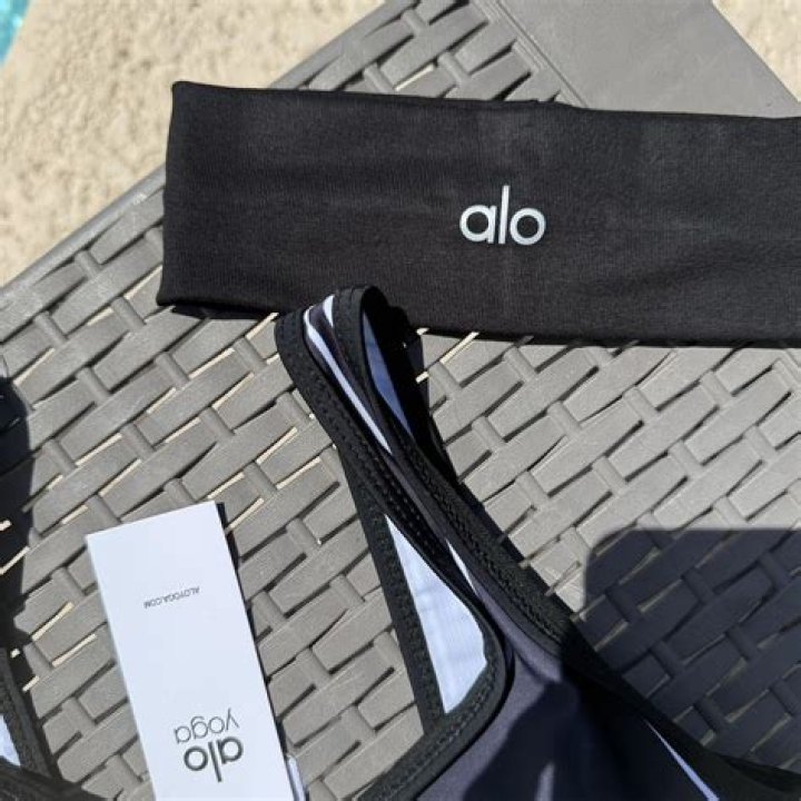 alo yoga bralette