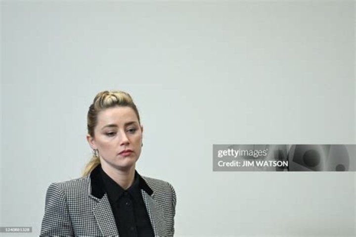 Amber Heard Stands For The Judge