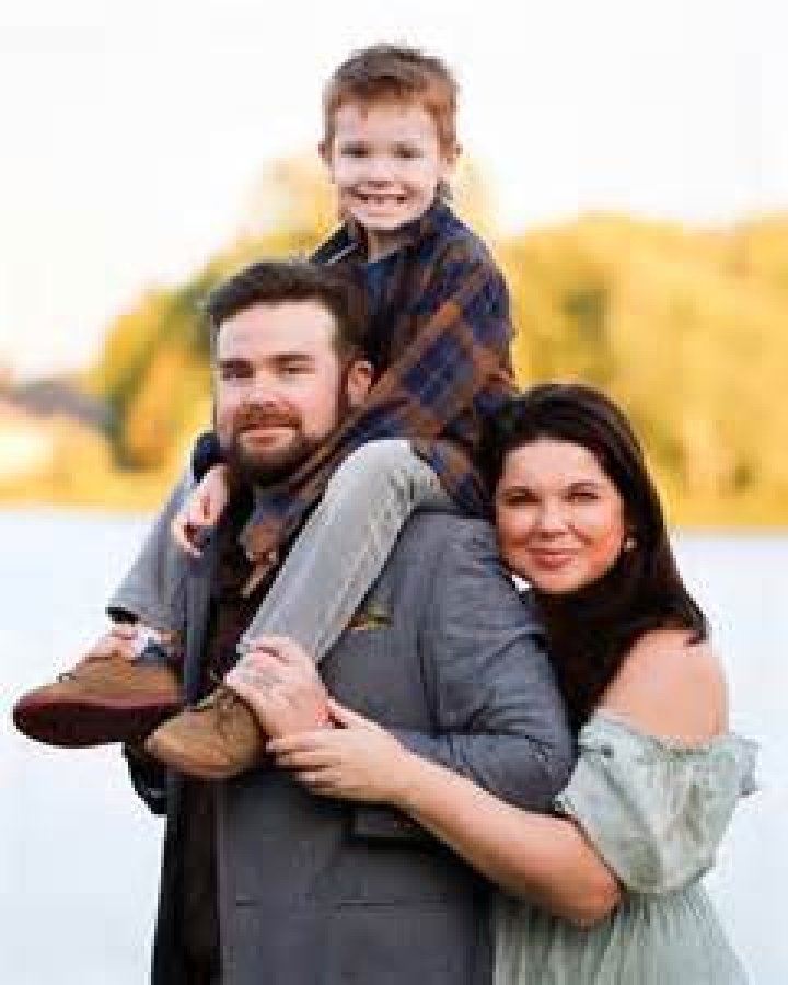 Amy King, Josh Duggar