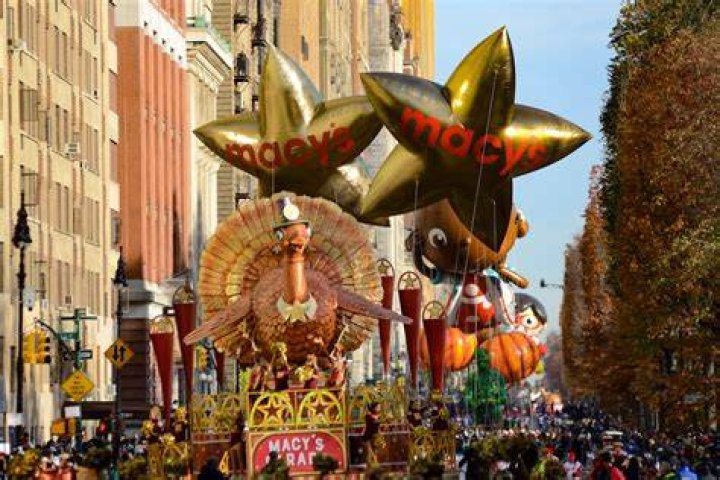 Andy Grammer’s Macy’s Thanksgiving Day Parade Performance — So Good – Hollywood Life