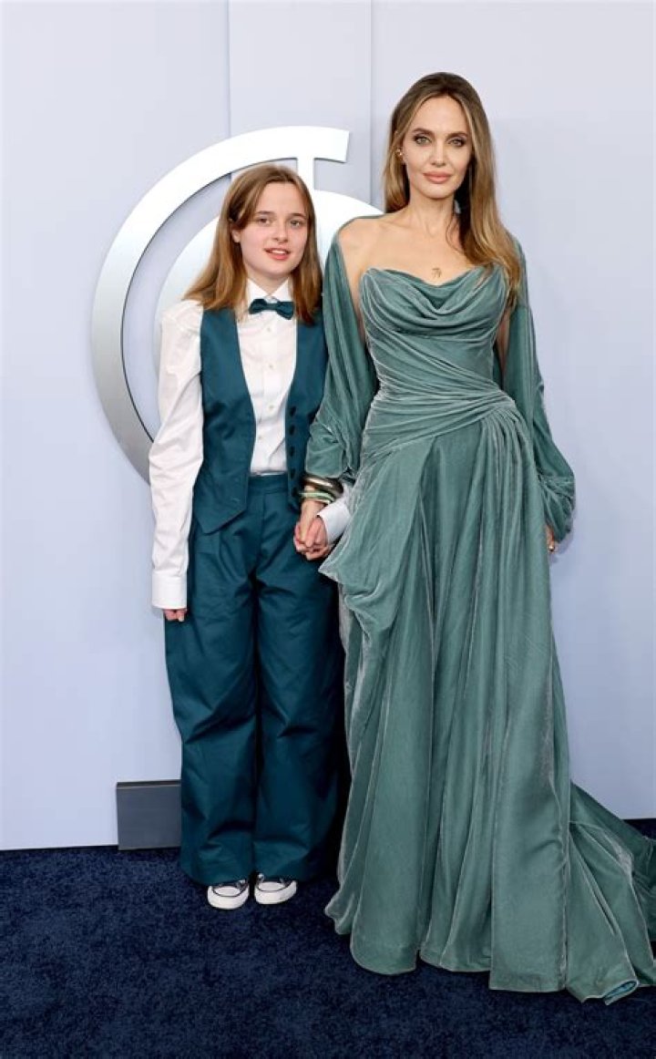 Angelina Jolie & Vivienne On Mother&rsquo;s Day