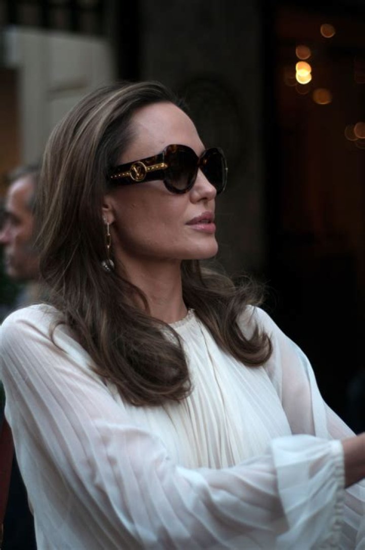 Angelina Jolie out and about in London. Pictured: Angelina Jolie,Maddox Chivan Jolie-Pitt,Shiloh Jolie-Pitt Ref: SPL5270367 271021 NON-EXCLUSIVE Picture by: SplashNews.com Splash News and Pictures USA: +1 310-525-5808 London: +44 (0)20 8126 1009 Berlin: +49 175 3764 166 World Rights
