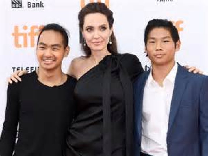Angelina Jolie, Pax