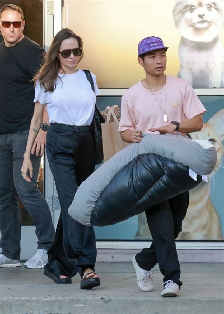 Angelina Jolie With Pax & Shiloh At The &lsquo;Paper & Glue&rsquo; Premiere