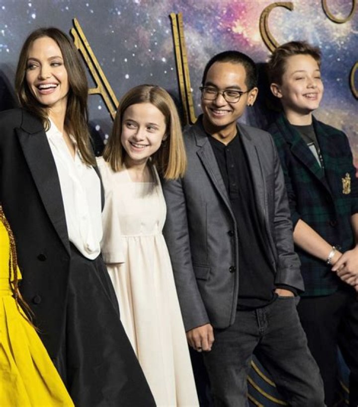 Angelina Jolie With Twins Vivienne & Knox: Photos – Hollywood Life