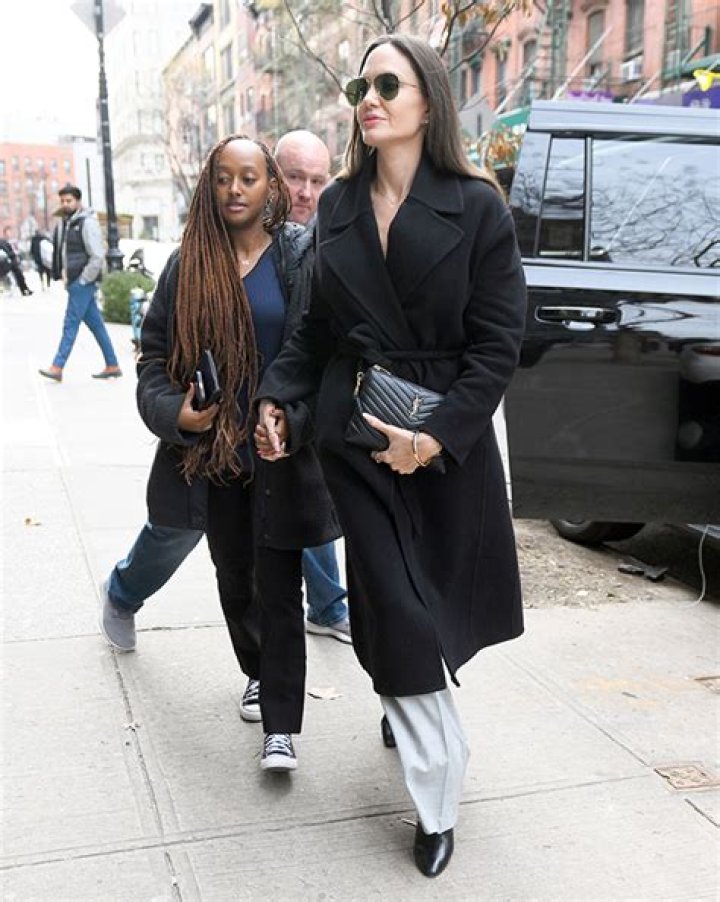 Angelina Jolie & Zahara On NYC Shopping Trip: Photos – Hollywood Life