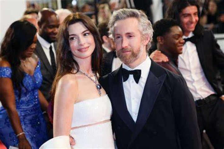 Anne Hathaway Is D.O.A.