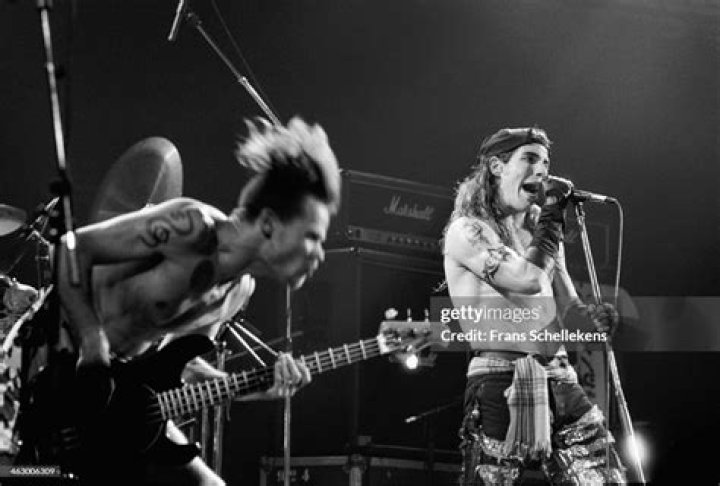 Anthony Kiedis & Flea Perform In Los Angeles