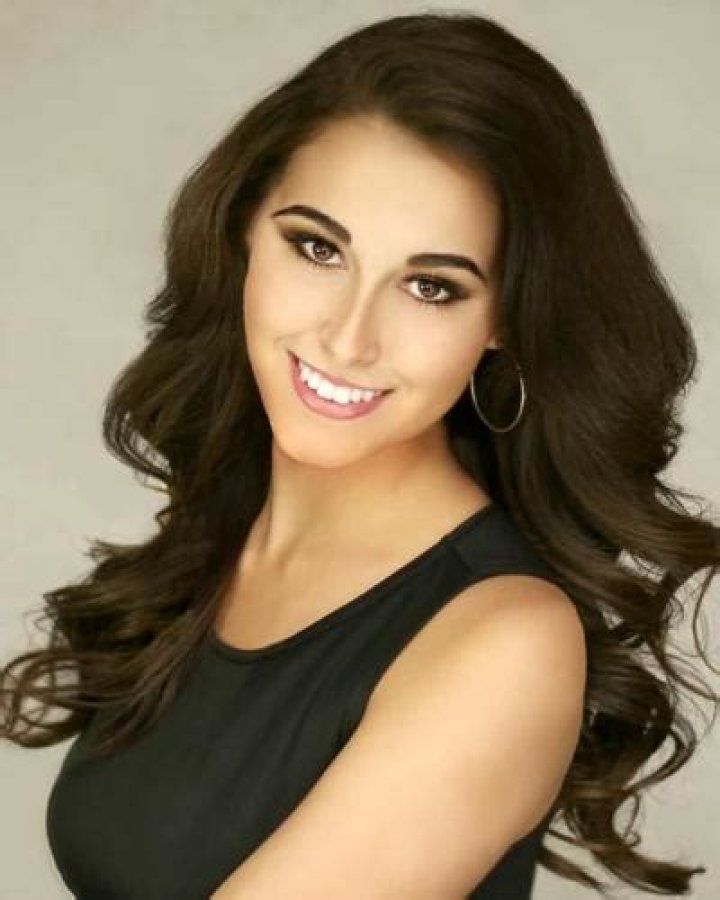 Ariel Beverly &mdash; Miss Illinois