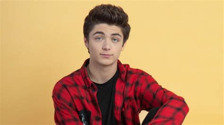 Asher Angel Reveals How His Sound Has ‘Evolved Organically’ After Releasing ‘Chills’