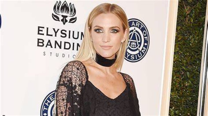 Ashlee Simpson Biography – Hollywood Life