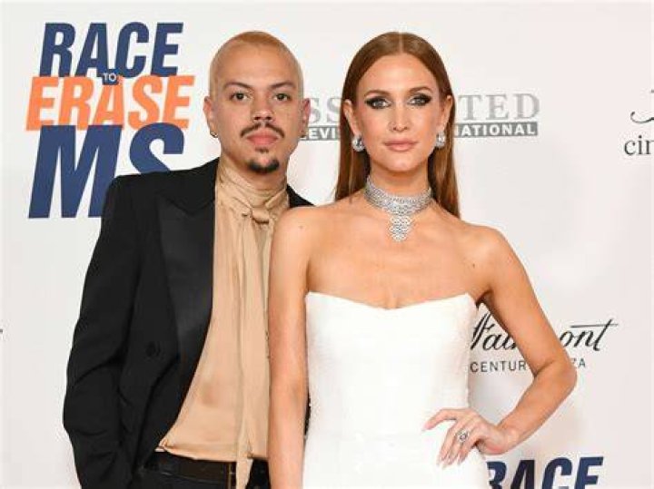 Ashlee Simpson, Evan Ross & their daughter