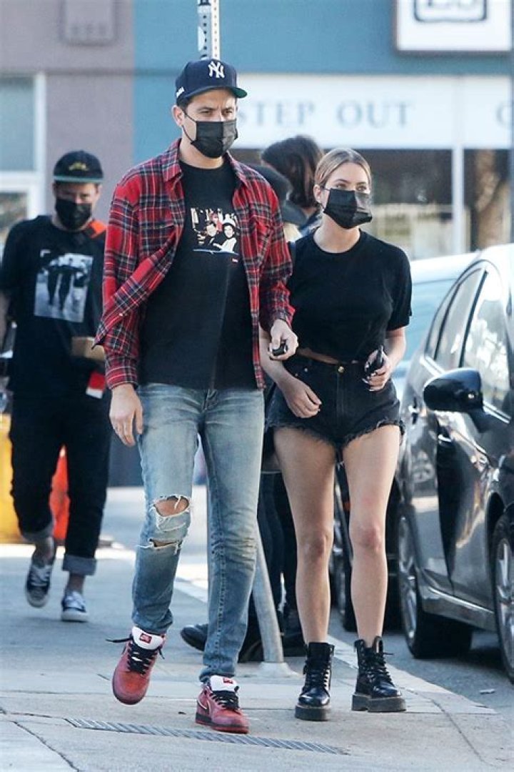 Ashley Benson Rocks Daisy Dukes For Election Day Lunch Date With G-Eazy — Pics