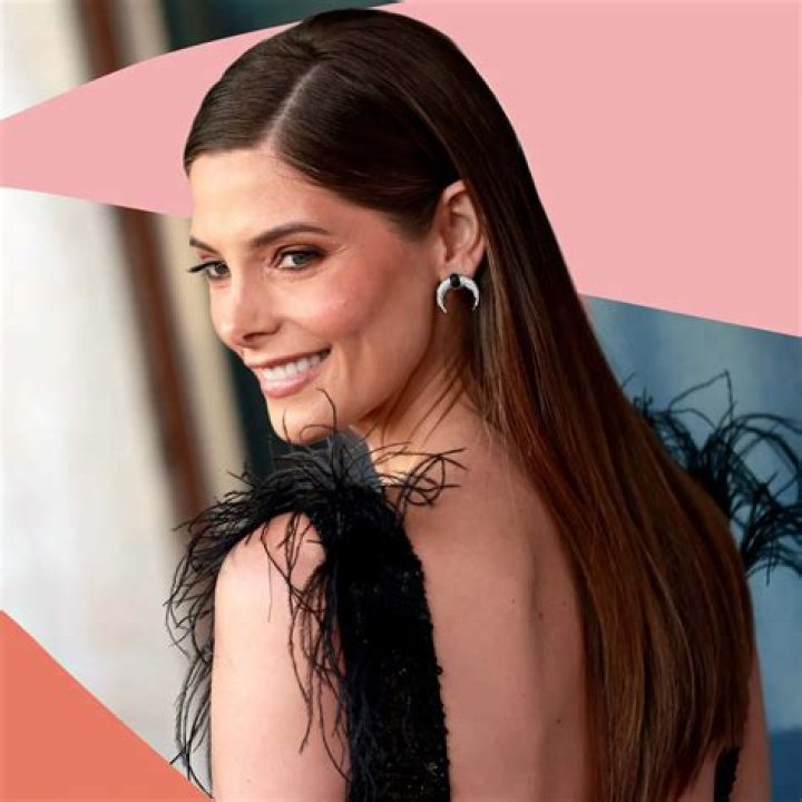 Ashley Greene At DAW`s Hollywood Event With Kylie Jenner-Inspired NFT