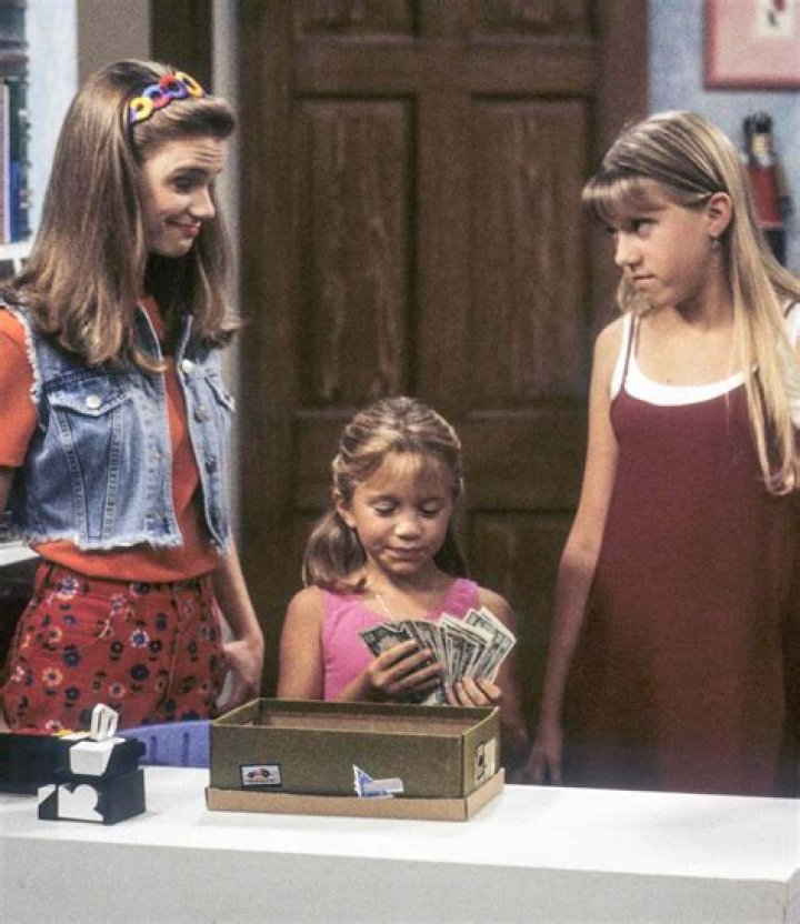Ashley Olsen’s ‘Full House’ Costars Jodie Sweetin & Andrea Barber Are 1st To Send Congrats On New Baby