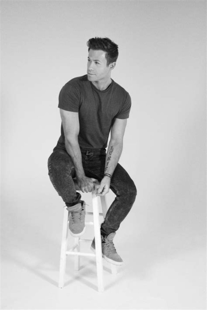 Ashley Parker Angel’s HollywoodLife Photo Shoot — PICS