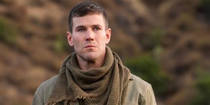 Austin Stowell — PICS