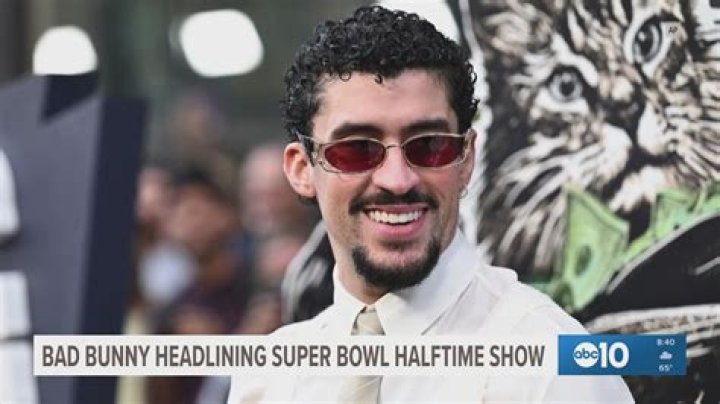 Bad Bunny & J Balvin In Super Bowl Halftime Show With J.Lo, Shakira – Hollywood Life