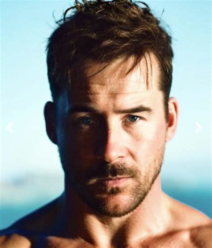 Barry Sloane In &lsquo;Bluff City Law&rsquo;