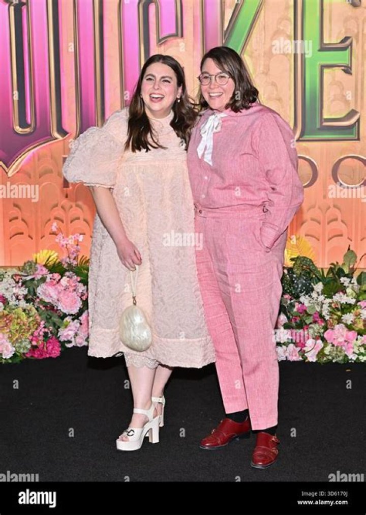 Beanie Feldstein & Bonnie Chance Roberts At &lsquo;Cats&rsquo; Premiere