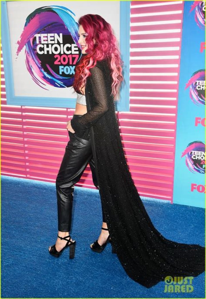 Bella Thorne 2017 Teen Choice Awards