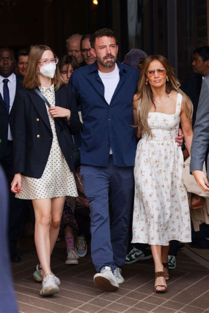 Ben Affleck & Jennifer Lopez Visit Mega Mansion On House Hunt With Her Sister Lynda: Photos