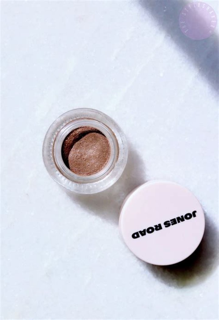 BEST EYESHADOW &ndash; Honest Beauty Eye Catcher Lid Tint, $18, honest.com
