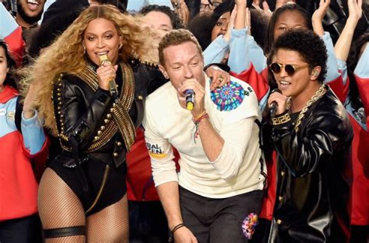 Best Super Bowl Halftimes Ever: Photos Of Michael Jackson & More