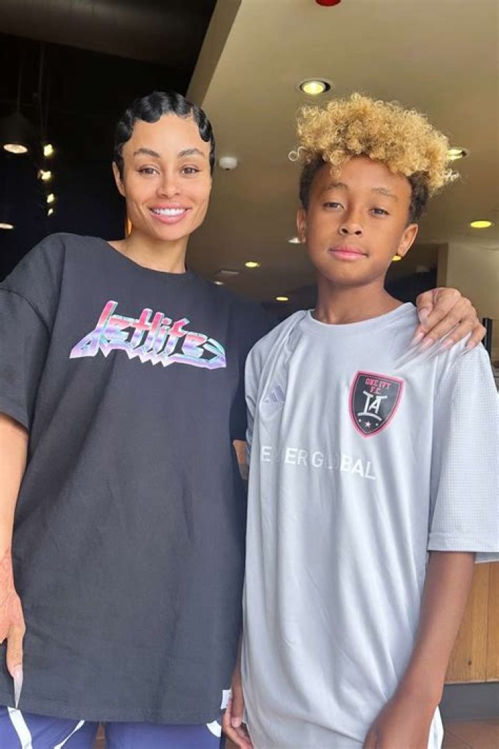Blac Chyna & Her Kids At Six Flags On Easter 2018
