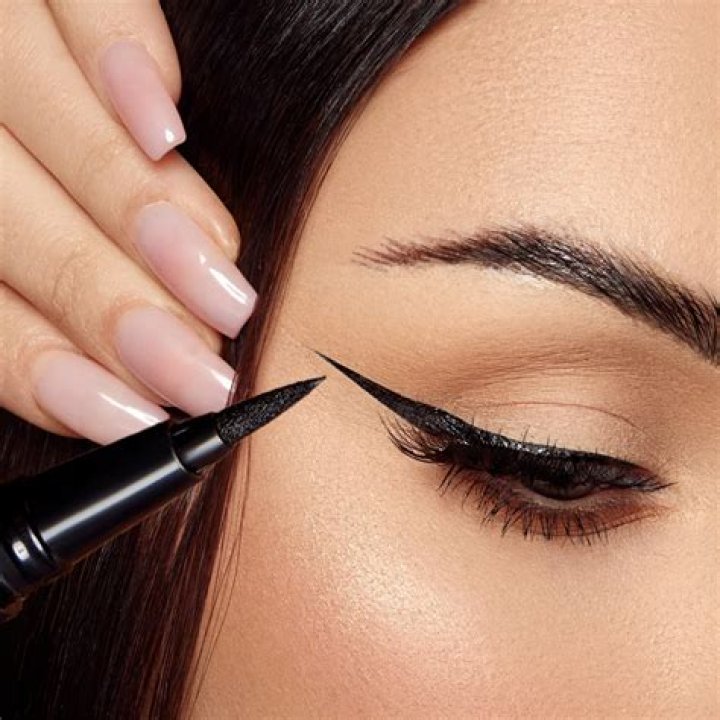 black eyeliner