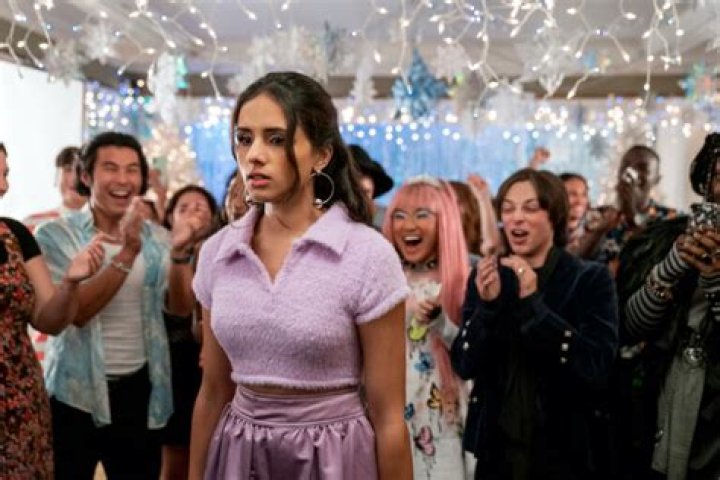 Boo, Bitch. (L to R) Zoe Margaret Colletti as Gia, Lana Condor as Erika in episode 101 of Boo, Bitch. Cr. Kevin Estrada/Netflix &copy; 2022