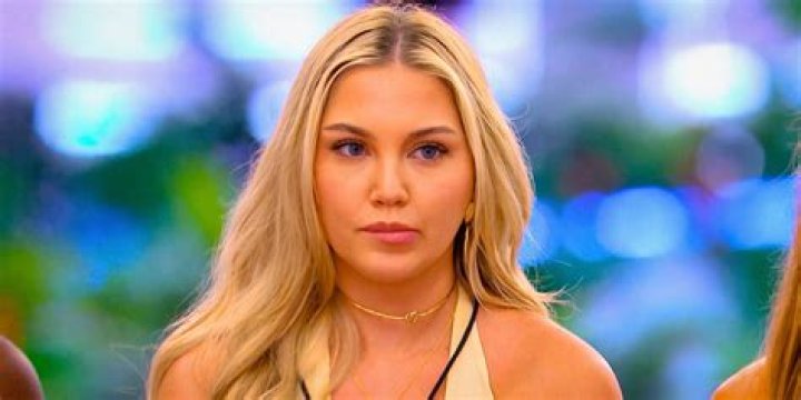 Brad Tries To Come On To Alannah – Hollywood Life