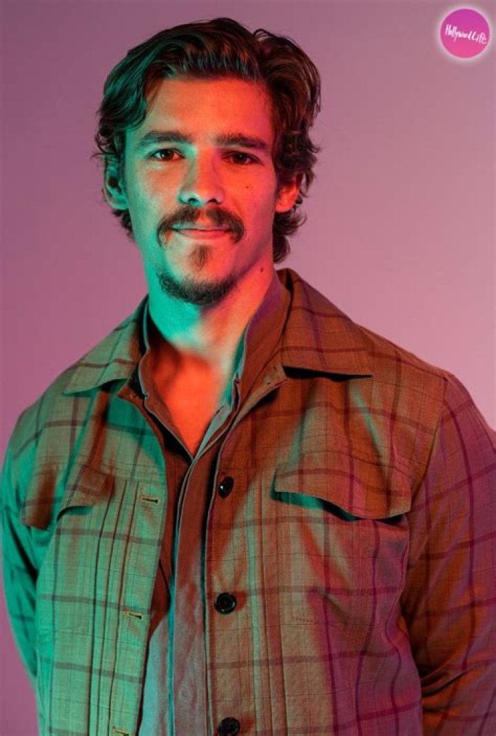 Brenton Thwaites&rsquo;s NYCC Portrait Studio Photos