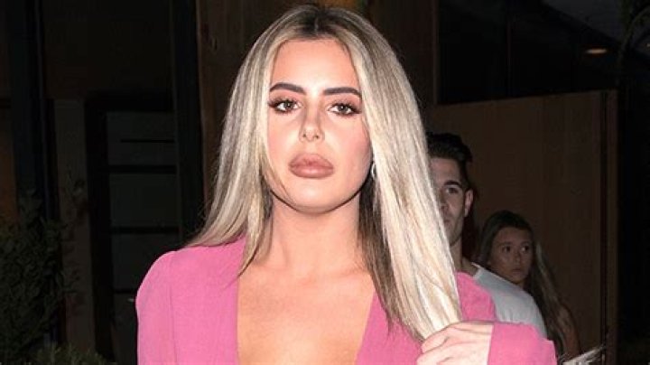 Brielle Biermann Rocks Pink Bikini In Miami: Photos – Hollywood Life