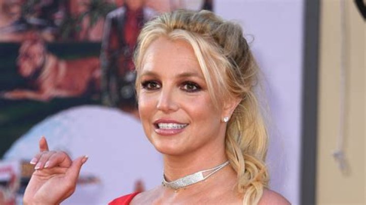 Britney Spears Makes A TV appearance In London