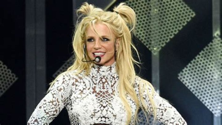 Britney Spears Rocks Daisy Dukes & Red Knee-High Boots For Birthday Getaway With Sam Asghari