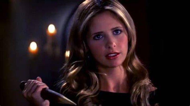 BUFFY THE VAMPIRE SLAYER, Sarah Michelle Gellar, 1997-03. TM and Copyright (c) 20th Century Fox Film Corp. All Rights Reserved. Courtesy: Everett Collection"
