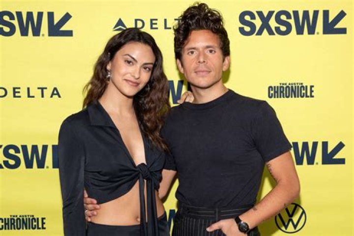 Camila Mendes boyfriend